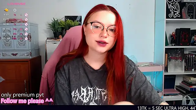 Snapshot of me__hanna chatting on 11-08-25, 10:19 me hanna online show from 11-08-25, 10:19