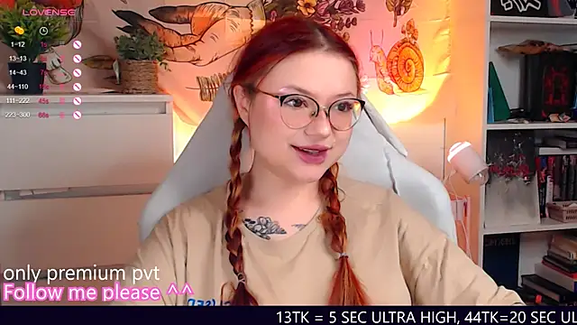 Snapshot of me__hanna chatting on 11-20-25, 10:42 me hanna online show from 11-20-25, 10:42