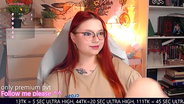 Snapshot of me__hanna chatting on 11-21-25, 10:19 me hanna online show from 11-21-25, 10:19