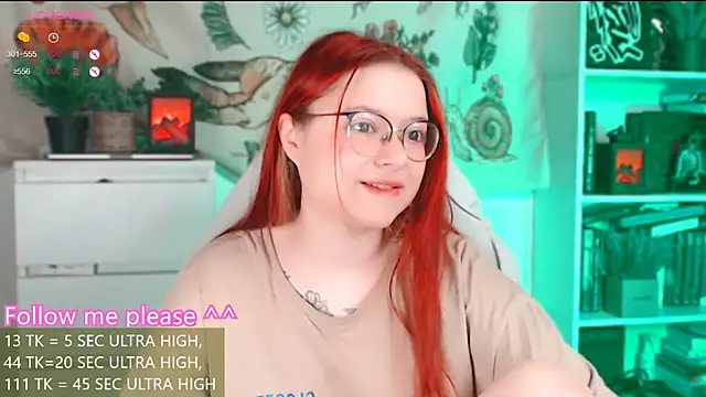 Snapshot of me__hanna chatting on 12-20-25, 03:02 me hanna online show from 12-20-25, 03:02