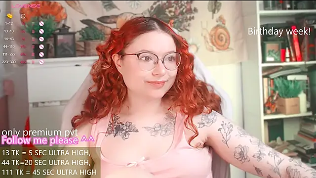 Snapshot of me__hanna chatting on 02-28-26, 01:06 me hanna online show from 02-28-26, 01:06