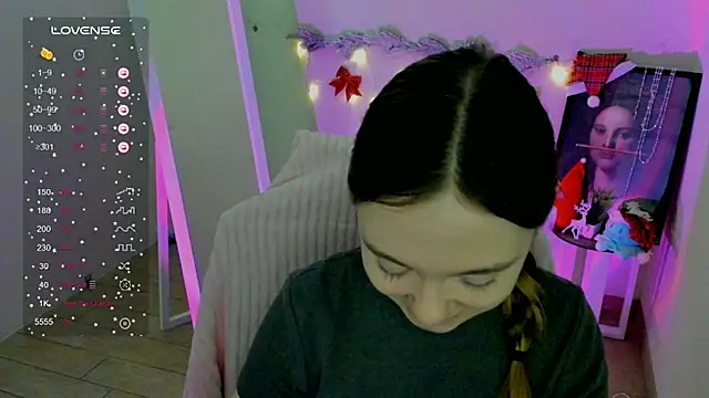 Snapshot of Florence_meow chatting on 12-13-24, 07:36 Florence meow online show from 12-13-24, 07:36