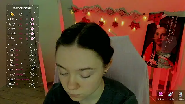 Snapshot of Florence_meow chatting on 12-20-24, 09:21 Florence meow online show from 12-20-24, 09:21