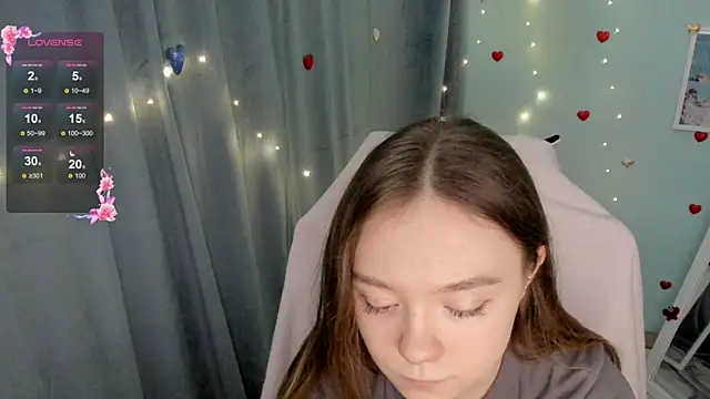 Snapshot of Florence_meow chatting on 02-14-25, 10:17 Florence meow online show from 02-14-25, 10:17