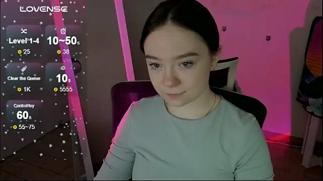 Snapshot of Florence_meow chatting on 12-19-25, 07:37 Florence meow online show from 12-19-25, 07:37