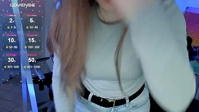 Snapshot of Florence_meow chatting on 02-07-26, 08:29 Florence meow online show from 02-07-26, 08:29