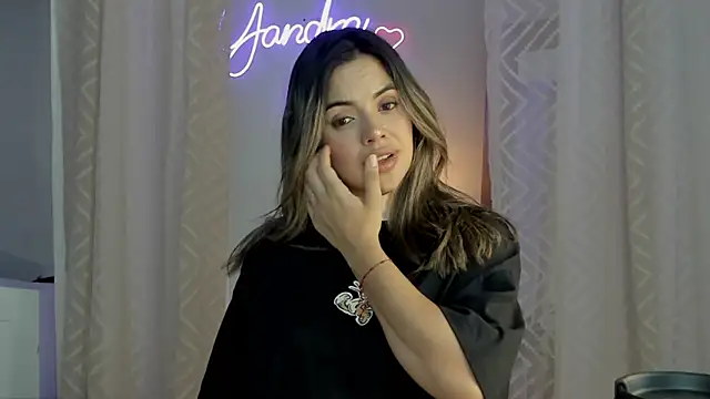 yandracelisofficial online show from 02-11-25, 02:25