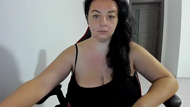 amiraisa11 online show from 09-10-25, 03:06