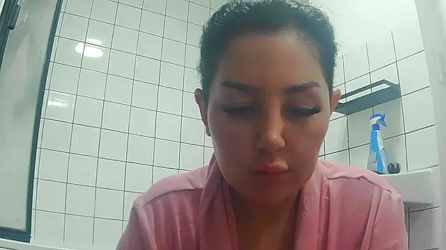 Snapshot of magical_mia chatting on 11-28-25, 11:13 magical mia online show from 11-28-25, 11:13