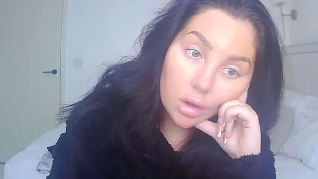 Snapshot of magical_mia chatting on 01-10-26, 11:56 magical mia online show from 01-10-26, 11:56