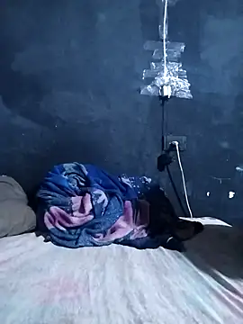 Snapshot of Hevellyn_ chatting on 02-06-26, 02:27 Hevellyn online show from 02-06-26, 02:27