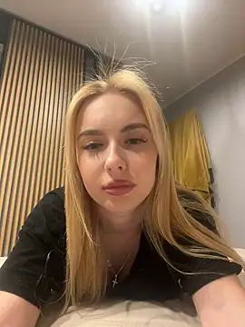 Nicole blonde0 online show from 02-06-25, 09:06