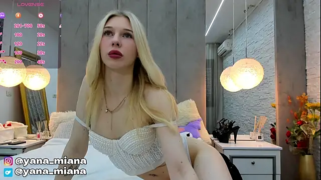 Snapshot of Yanna_miana chatting on 02-23-25, 09:11 Yanna miana online show from 02-23-25, 09:11