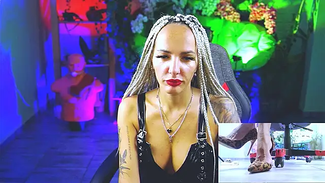 MonicaMaxwel online show from 09-17-25, 10:50