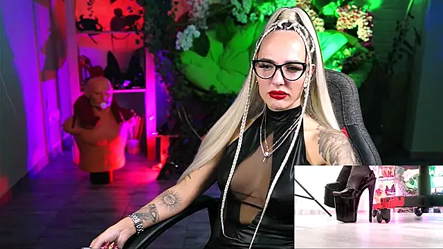 MonicaMaxwel online show from 10-21-25, 11:22