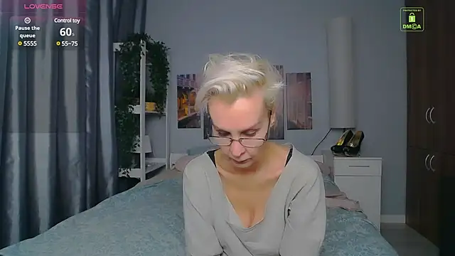 Snapshot of HelgaHimmell chatting on 12-17-24, 10:22 HelgaHimmell online show from 12-17-24, 10:22