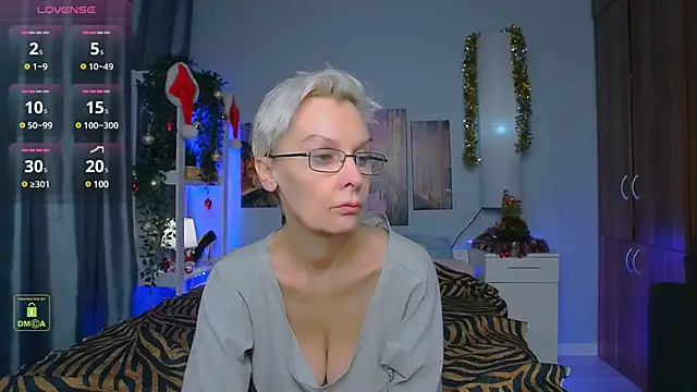 Snapshot of HelgaHimmell chatting on 12-21-24, 09:47 HelgaHimmell online show from 12-21-24, 09:47