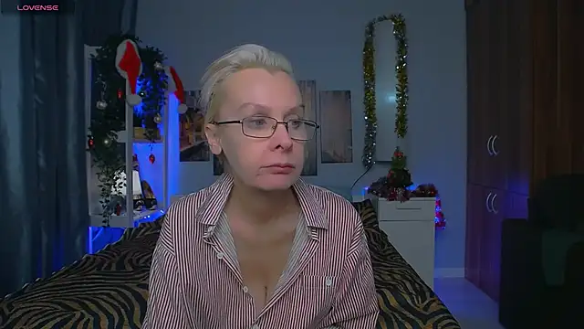 Snapshot of HelgaHimmell chatting on 01-05-25, 11:12 HelgaHimmell online show from 01-05-25, 11:12