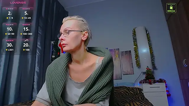 Snapshot of HelgaHimmell chatting on 01-08-25, 10:58 HelgaHimmell online show from 01-08-25, 10:58