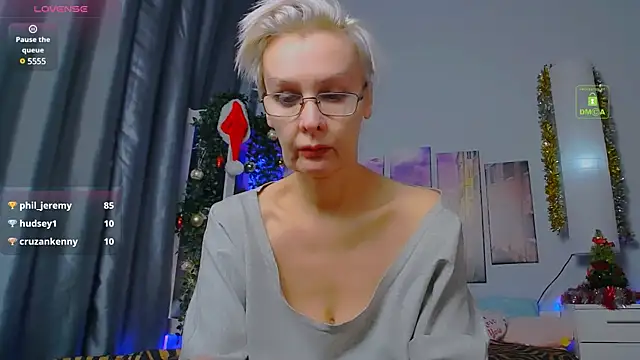 Snapshot of HelgaHimmell chatting on 01-11-25, 02:20 HelgaHimmell online show from 01-11-25, 02:20