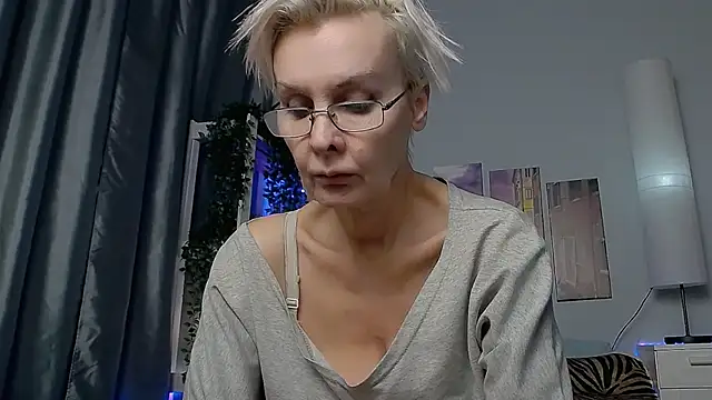 Snapshot of HelgaHimmell chatting on 01-21-25, 03:26 HelgaHimmell online show from 01-21-25, 03:26