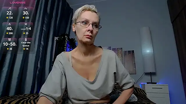 Snapshot of HelgaHimmell chatting on 01-29-25, 03:44 HelgaHimmell online show from 01-29-25, 03:44