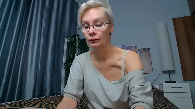 Snapshot of HelgaHimmell chatting on 02-03-25, 07:18 HelgaHimmell online show from 02-03-25, 07:18