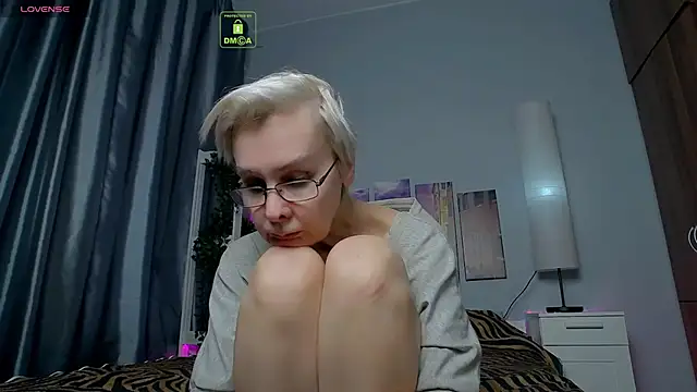 Snapshot of HelgaHimmell chatting on 02-06-25, 07:13 HelgaHimmell online show from 02-06-25, 07:13