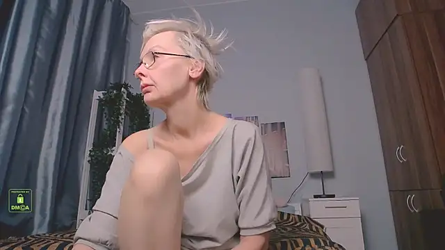 Snapshot of HelgaHimmell chatting on 02-11-25, 03:50 HelgaHimmell online show from 02-11-25, 03:50
