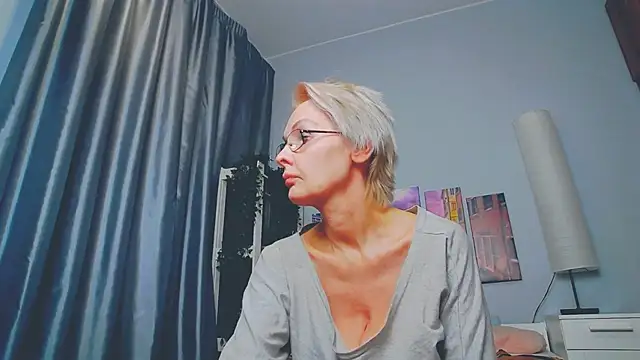 Snapshot of HelgaHimmell chatting on 03-13-25, 02:49 HelgaHimmell online show from 03-13-25, 02:49