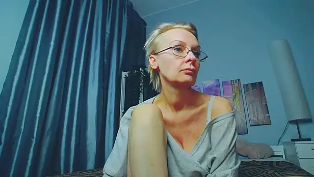 Snapshot of HelgaHimmell chatting on 03-16-25, 01:07 HelgaHimmell online show from 03-16-25, 01:07