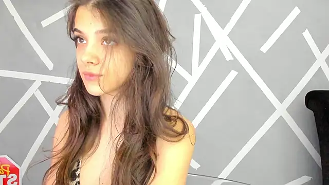 Snapshot of BabyAylin chatting on 01-06-25, 08:03 BabyAylin online show from 01-06-25, 08:03