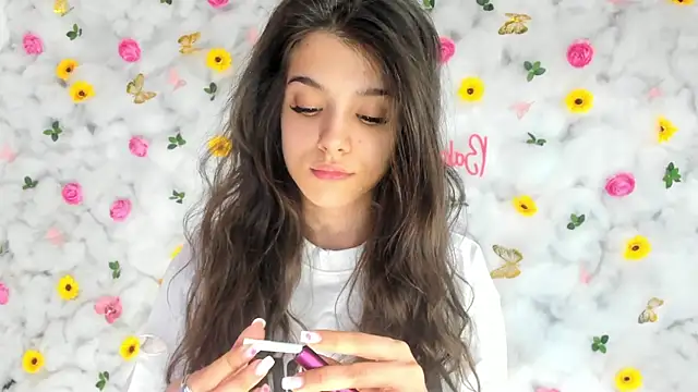 Snapshot of BabyAylin chatting on 03-19-25, 11:06 BabyAylin online show from 03-19-25, 11:06