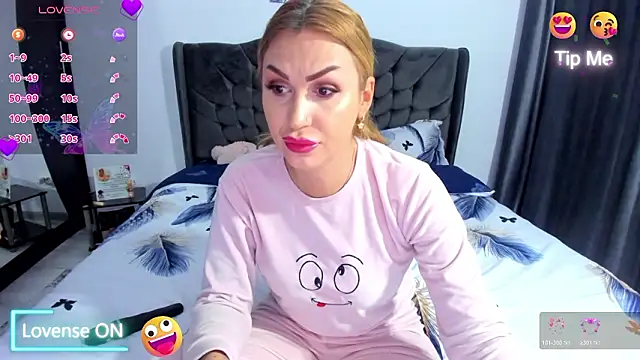 Snapshot of GlossyDiamondX chatting on 03-14-26, 05:02 GlossyDiamondX online show from 03-14-26, 05:02