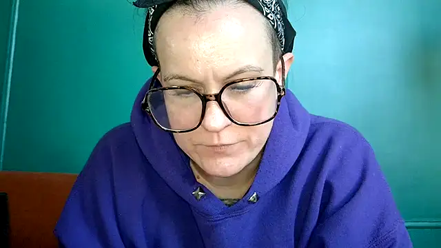 quinnmariexo online show from 10-21-25, 08:20