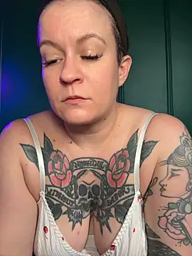 quinnmariexo online show from 06-22-26, 04:59