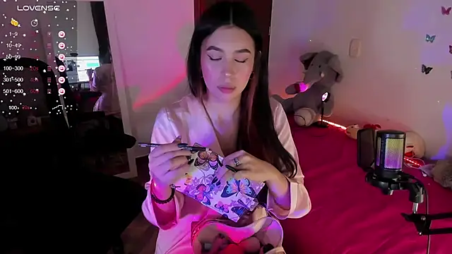 Snapshot of youpinkgirl_ chatting on 12-31-24, 01:57 youpinkgirl  online show from 12-31-24, 01:57