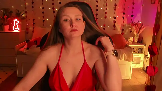 Snapshot of desperatehousewife__ chatting on 02-08-25, 03:00 desperatehousewife online show from 02-08-25, 03:00