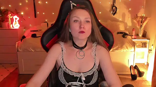 Snapshot of desperatehousewife__ chatting on 03-03-25, 03:19 desperatehousewife online show from 03-03-25, 03:19