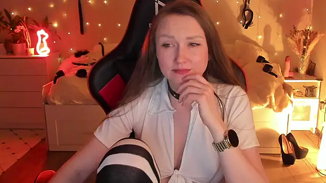 Snapshot of desperatehousewife__ chatting on 03-07-25, 09:17 desperatehousewife online show from 03-07-25, 09:17