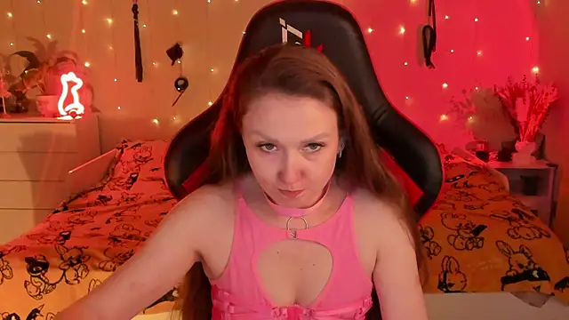 Snapshot of desperatehousewife__ chatting on 09-20-25, 02:07 desperatehousewife online show from 09-20-25, 02:07