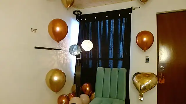 Snapshot of ella_peck chatting on 09-19-25, 04:40 ella peck online show from 09-19-25, 04:40