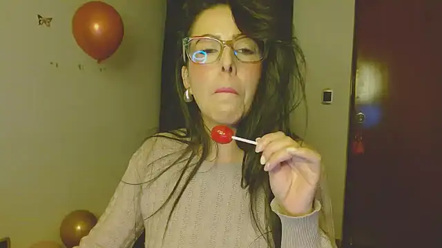 Snapshot of ella_peck chatting on 10-02-25, 03:24 ella peck online show from 10-02-25, 03:24