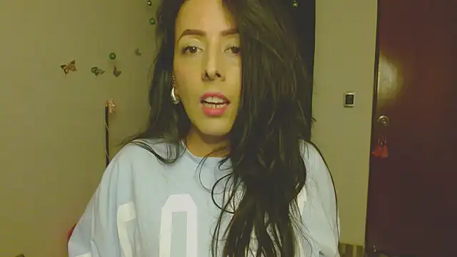 Snapshot of ella_peck chatting on 12-16-25, 05:01 ella peck online show from 12-16-25, 05:01