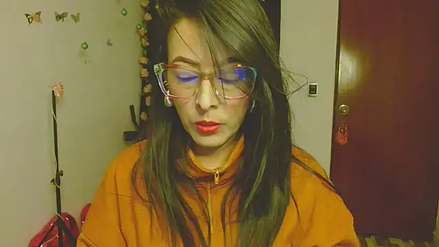 Snapshot of ella_peck chatting on 01-19-26, 01:09 ella peck online show from 01-19-26, 01:09