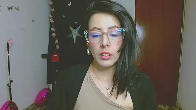 Snapshot of ella_peck chatting on 02-01-26, 11:03 ella peck online show from 02-01-26, 11:03