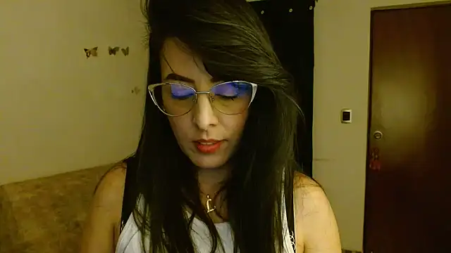 Snapshot of ella_peck chatting on 06-09-26, 04:24 ella peck online show from 06-09-26, 04:24