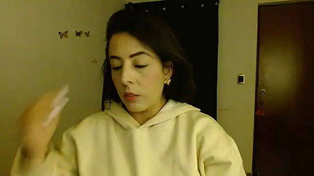 Snapshot of ella_peck chatting on 06-10-26, 04:56 ella peck online show from 06-10-26, 04:56