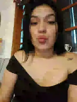 Snapshot of Sophie-hatter chatting on 01-25-25, 12:17 Sophie-hatter online show from 01-25-25, 12:17