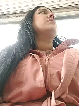 Snapshot of Sophie-hatter chatting on 03-18-25, 05:31 Sophie-hatter online show from 03-18-25, 05:31